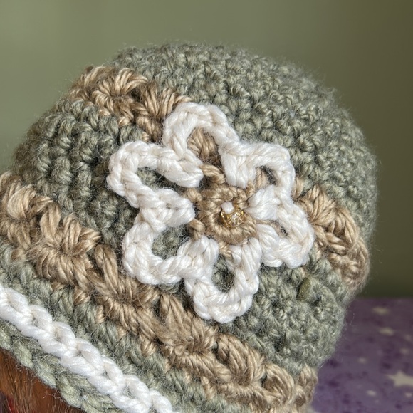 Elegant Crochet bucket hat medium soft acrylic thick yarn new warm - Picture 2 of 7